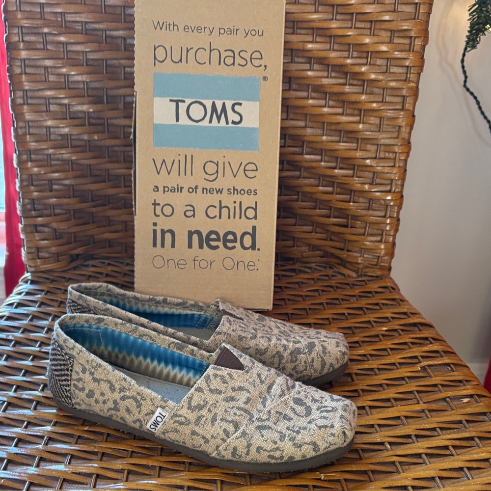 Toms Classic Snow Leopard